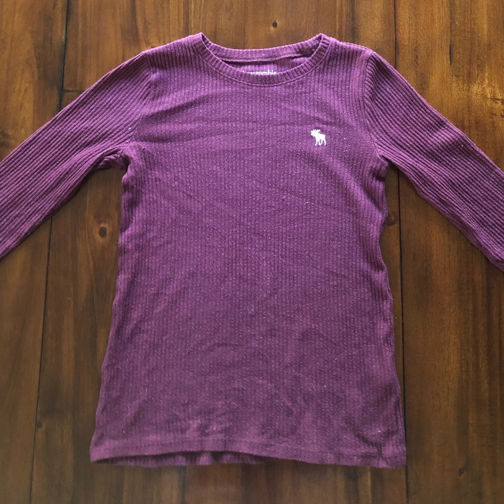 maroon Abercrombie and fitch long sleeve shirt
